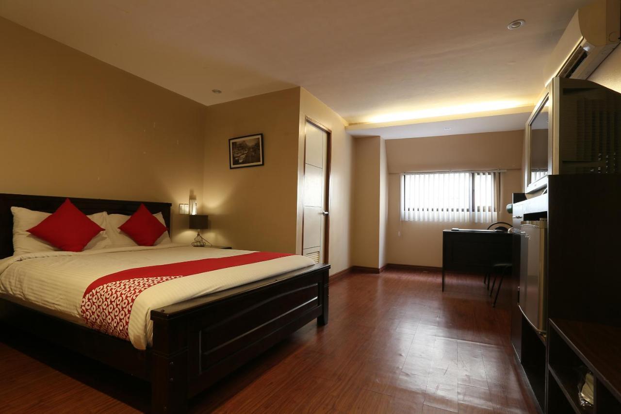 Oyo 419 La Scala Residences Manilla Buitenkant foto